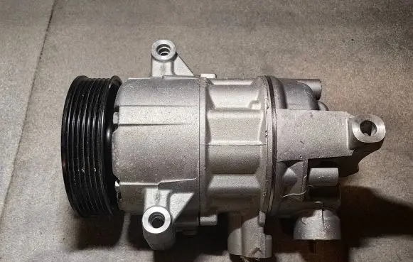 Volkswagen Arteon Air conditioning (A/C) compressor (pump) 5Q0816803B