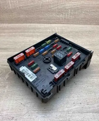 Volkswagen PASSAT B6 Fuse module 3C0937125