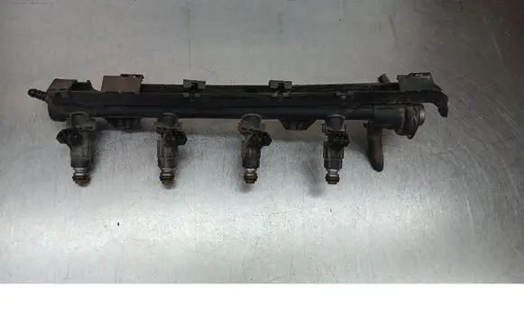 Seat Ibiza II (6k) Fuel injector supply line/pipe 030133319L