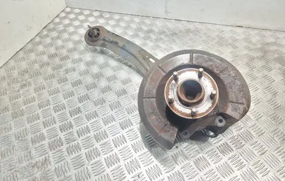 Rear wheel hub