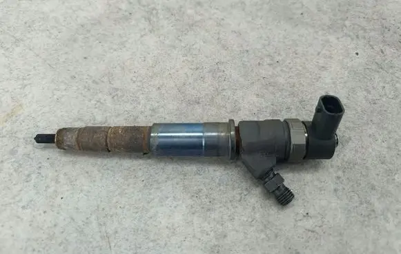 Opel Movano B Fuel injector 