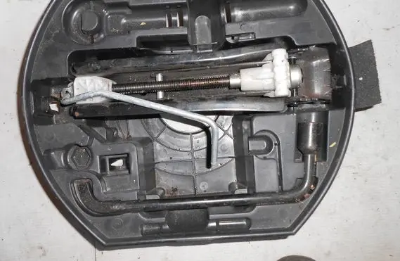 Renault Clio III Lift Jack 8200682541