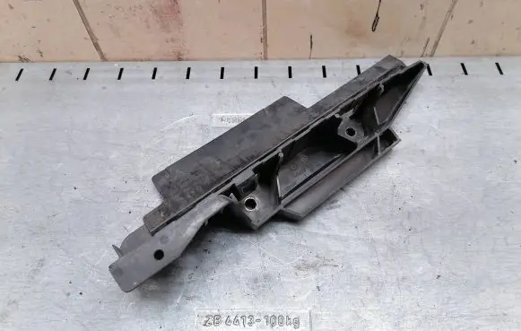 Audi A4 S4 B7 8E 8H Battery bracket 8E1805229A