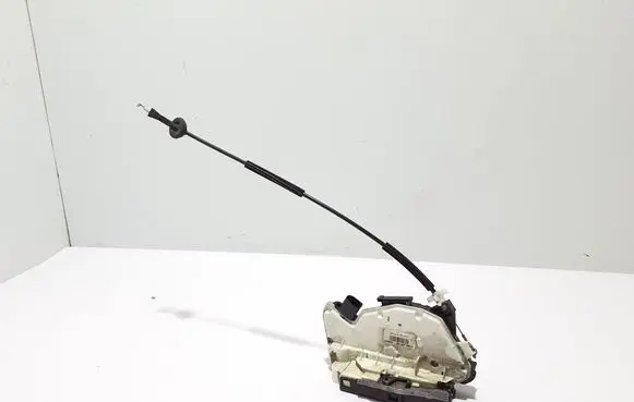 Volkswagen Amarok Front door lock 5N1837016C