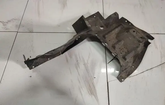 Mitsubishi Grandis Rear mudguard 