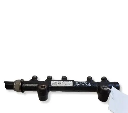 Volvo V40 Fuel main line pipe 9685297580 28497Z01 140561620