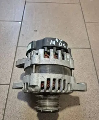 Hyundai i30 Generator/alternator 3730003AB0