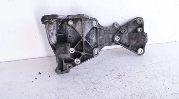 Volvo XC70 Generator/alternator bracket 30731516