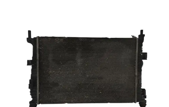 Ford Focus C-MAX Coolant radiator 8V618005CA