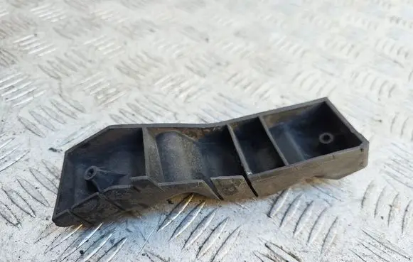 Audi TT Mk1 Front bumper mounting bracket 8N0807183A