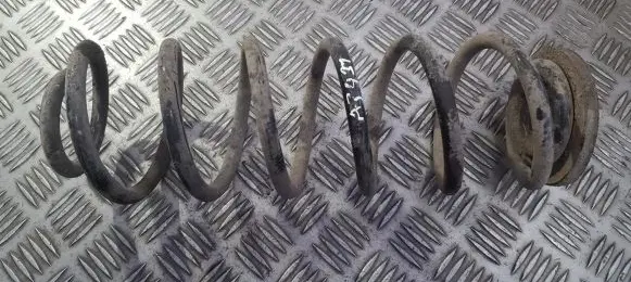 Volkswagen Golf V Rear coil spring