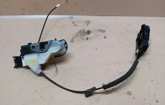 Peugeot 3008 I Front door lock 732291