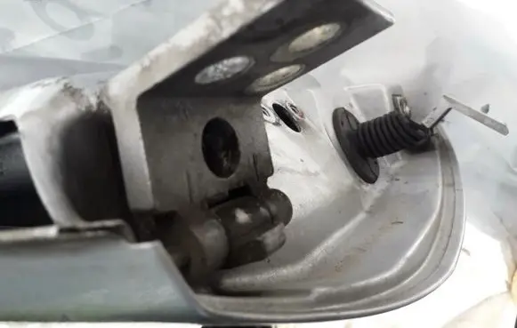 Citroen C3 Pluriel Front door upper hinge