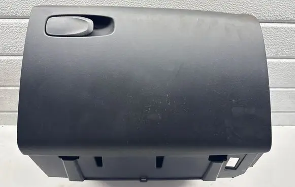 Volvo V40 Glove box 8632803