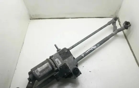 Volkswagen Tiguan Front wiper linkage and motor 5N2955119