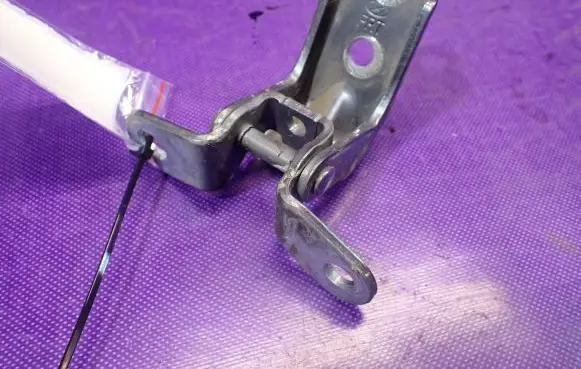 Hyundai i20 (GB IB) Front door lower hinge 