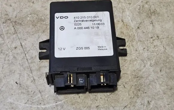 Mercedes-Benz Sprinter W901 W902 W903 W904 Door central lock control unit/module A0004461019