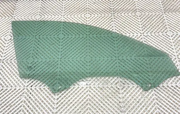 Audi A4 S4 B9 8W Front door window glass four-door 8W0845202