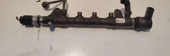 Volkswagen PASSAT B7 Fuel main line pipe 057130764AB 0281006075 38755441