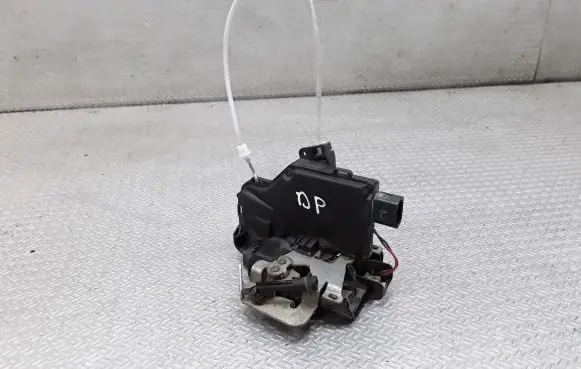 Audi A4 S4 B6 8E 8H Front door lock