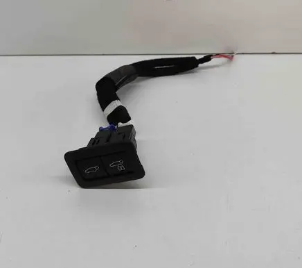 Toyota Yaris Cross Tailgate/boot open switch button 8493002070