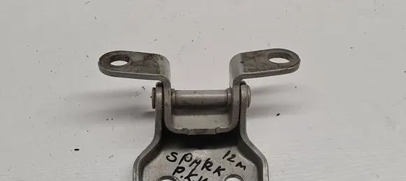 Chevrolet Spark Front door lower hinge A047587