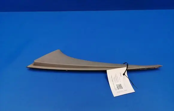 Mercedes-Benz S W126 Rear door glass trim molding