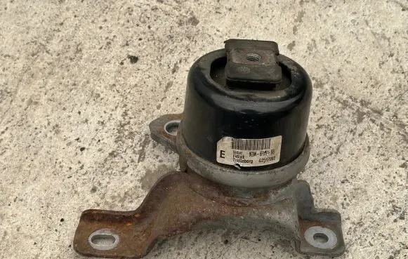 Volvo V60 Engine mount bracket 8G9N6F012BB G2517002