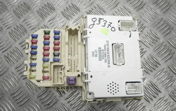 Suzuki SX4 Fuse box set 3677075K20