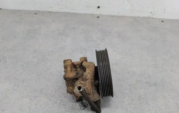 Opel Corsa D Power steering pump