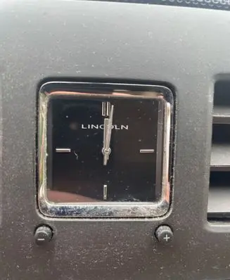 Lincoln Navigator Clock 
