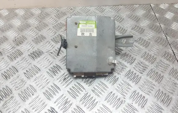 Toyota Corolla E120 E130 Power steering control unit/module 8965012060