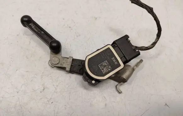 BMW 5 GT F07 Headlight/headlamp level sensor 37146788571