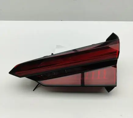 Audi A5 Tailgate rear/tail lights 8W6945094J