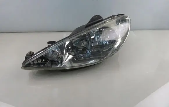 Peugeot 206 Headlight/headlamp 