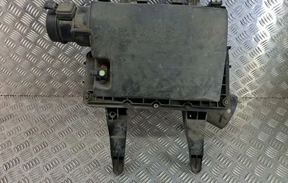Mercedes-Benz Sprinter W906 Air filter box A0000907801