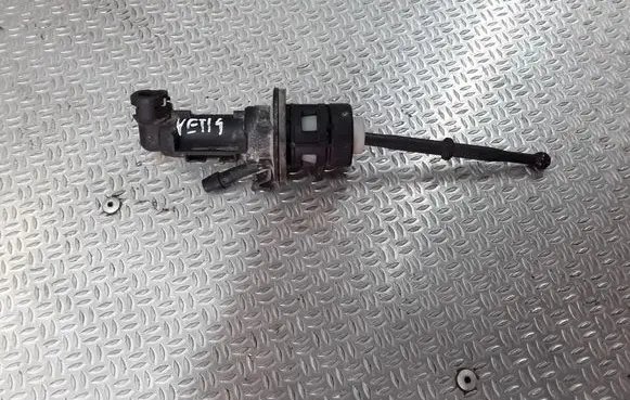 Clutch master cylinder