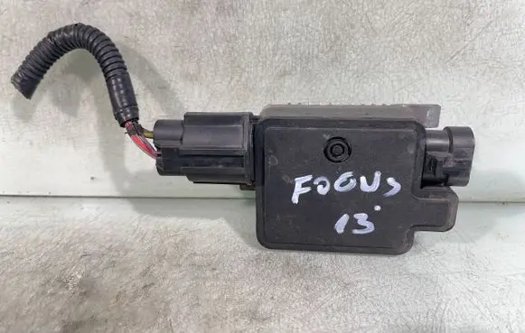 Ford Focus Fan control module 940002906 500001932713