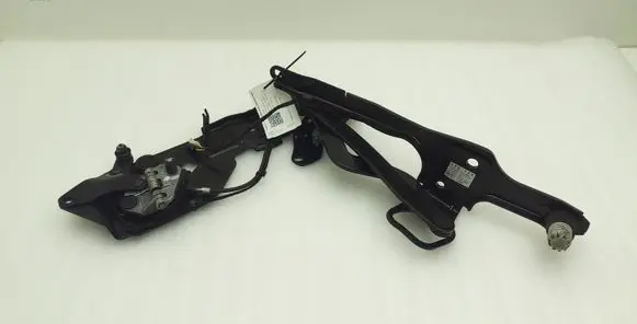 BMW 1 E82 E88 Convertible roof hinge 7174773