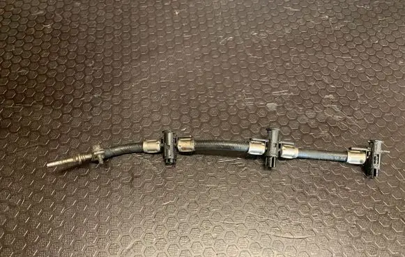 Volkswagen Touareg I Fuel return line/hose 