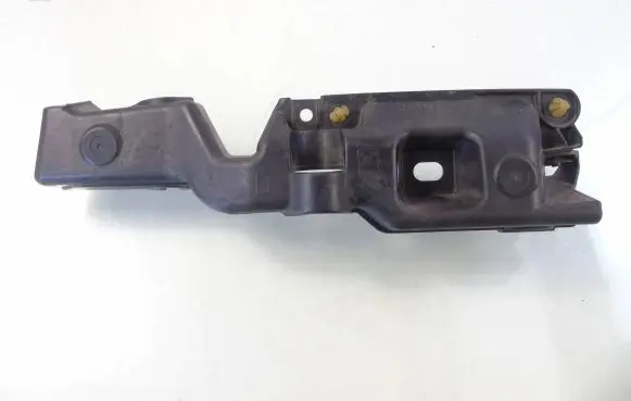 Front bumper mounting bracket