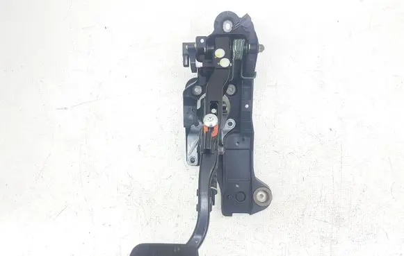 Ford C-MAX II Brake pedal C346CV682455 G1520181421B C346CV682455AH