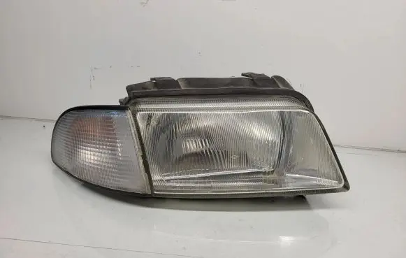 Audi A4 S4 B5 8D Headlight/headlamp 8D0941030 67629605
