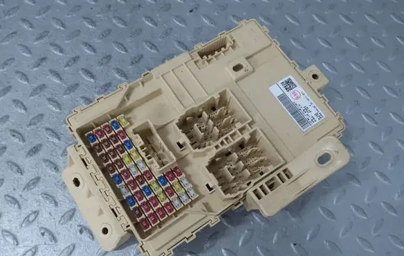 KIA Ceed Fuse box set 91950J7101