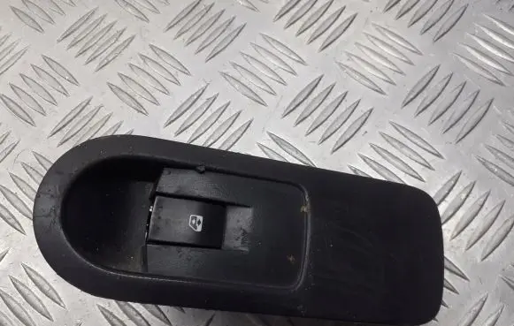 Renault Scenic II - Grand scenic II Quarter vent window switch 156013740