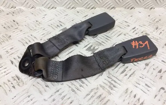 Nissan Xterra Middle seatbelt buckle (rear)
