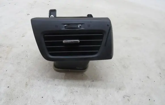 Honda CR-V Dash center air vent grill E828-5131-500
