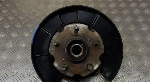 Toyota RAV 4 (XA40) Rear wheel hub 4241042040 4230442020
