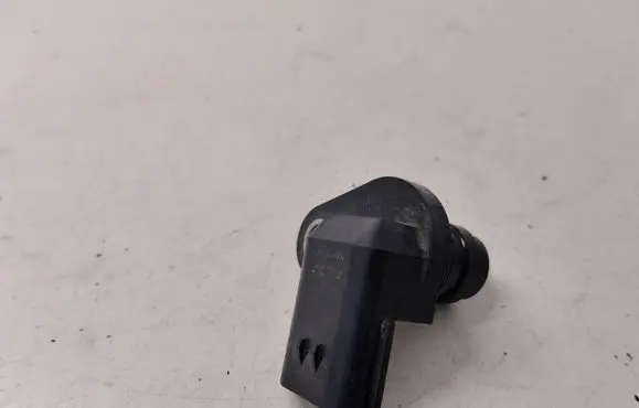 Volvo C30 Camshaft position sensor 8658495 1170061018