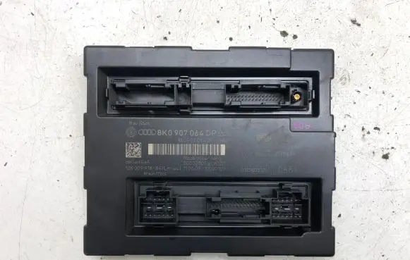 Audi A4 S4 B8 8K Comfort/convenience module 8K0907064DP 5DK00991884
